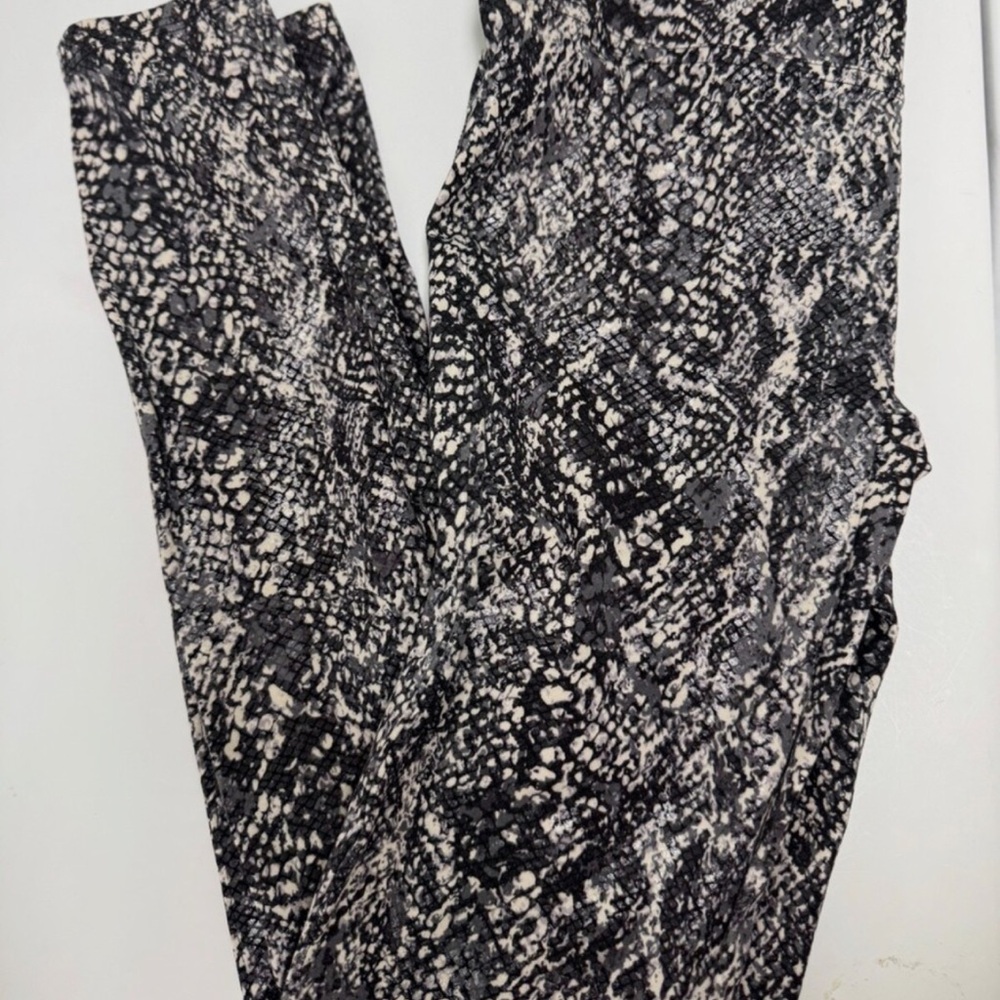 SPANX Snake Print Leggings